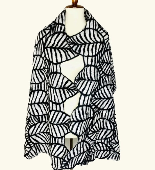 Outlined Leaf Wrap